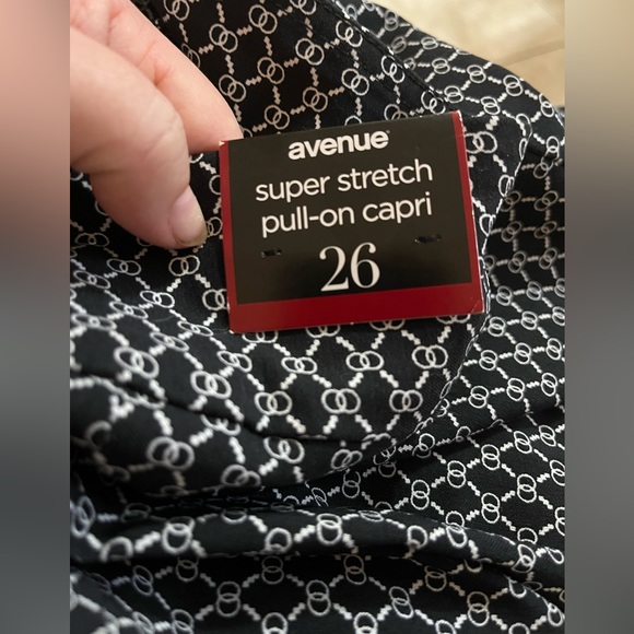 NWT Avenue Super Stretch Pull On Capri Pants Sz 26 3X - Picture 5 of 7